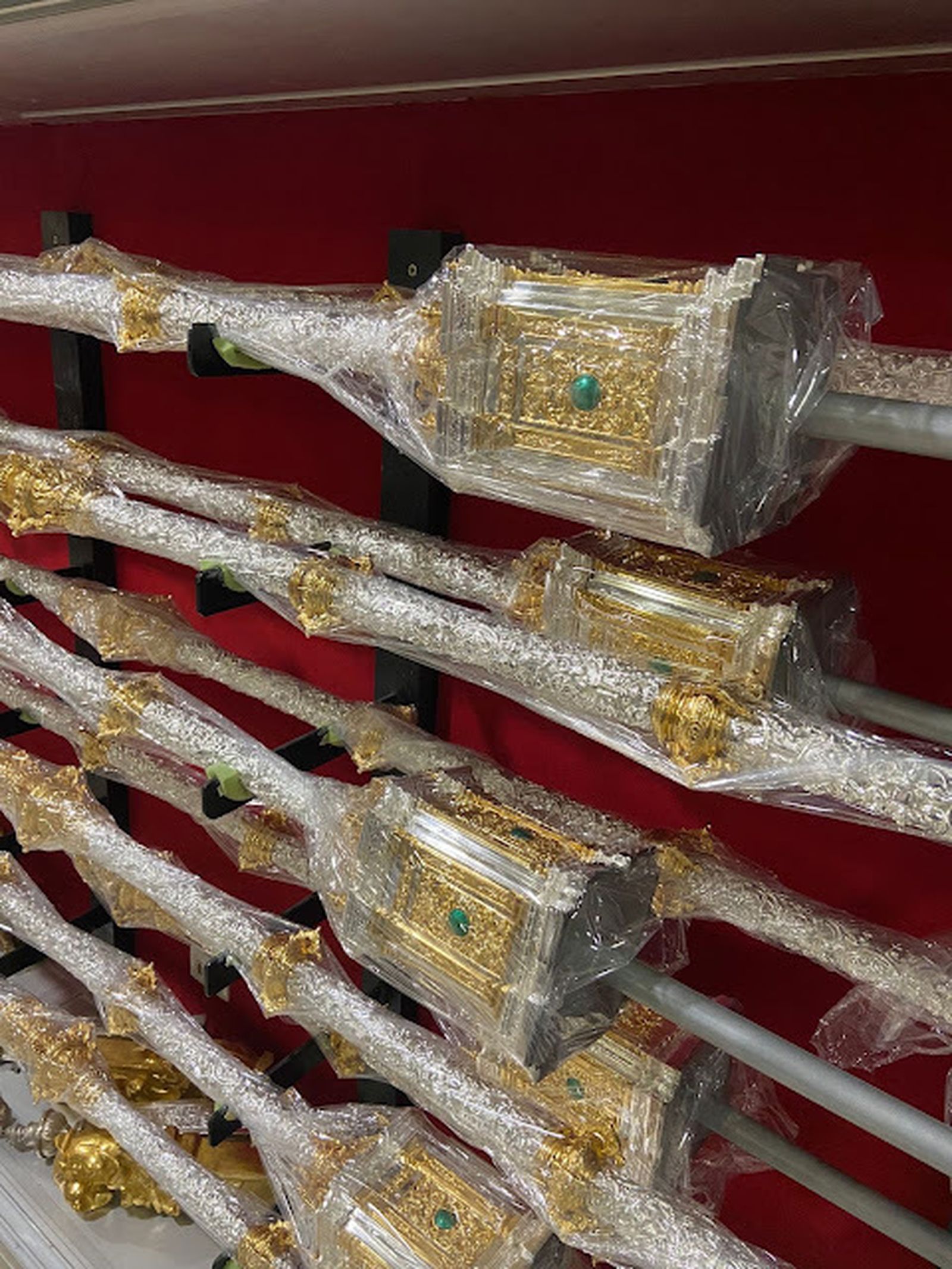 Imagen de los varales del palio de María Santísima de Esperanza