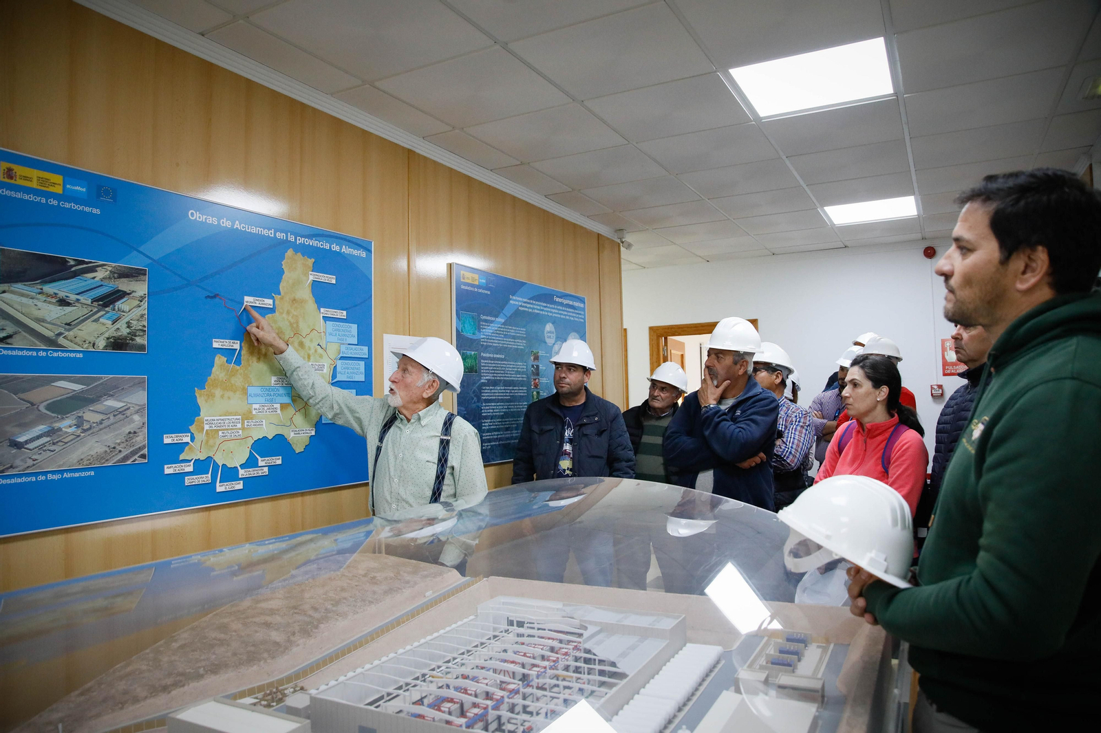 CUCN visita la desaladora de Carboneras y las balsas de Níjar