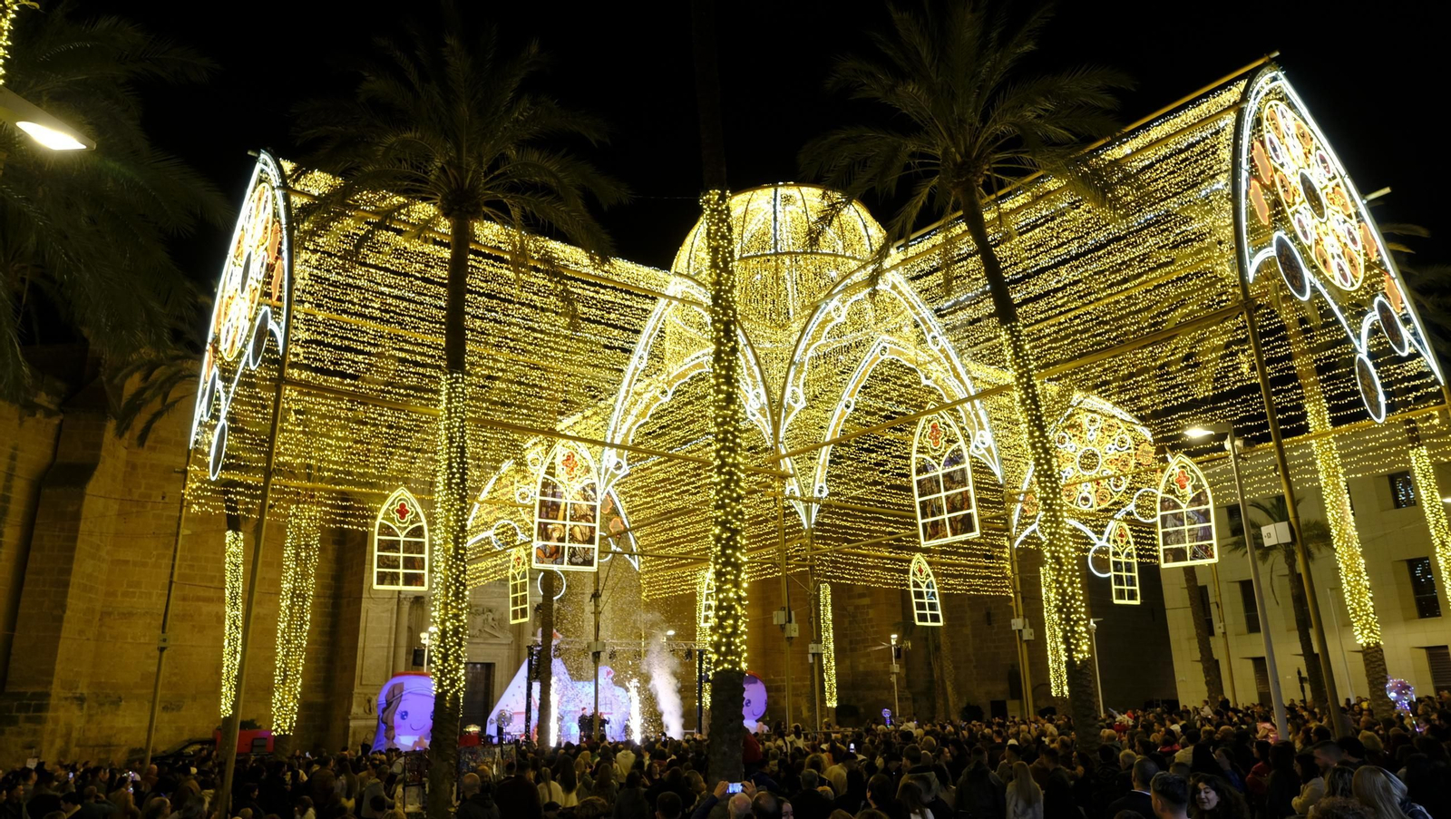 Las mejores imágenes del encendido navideño en Almería