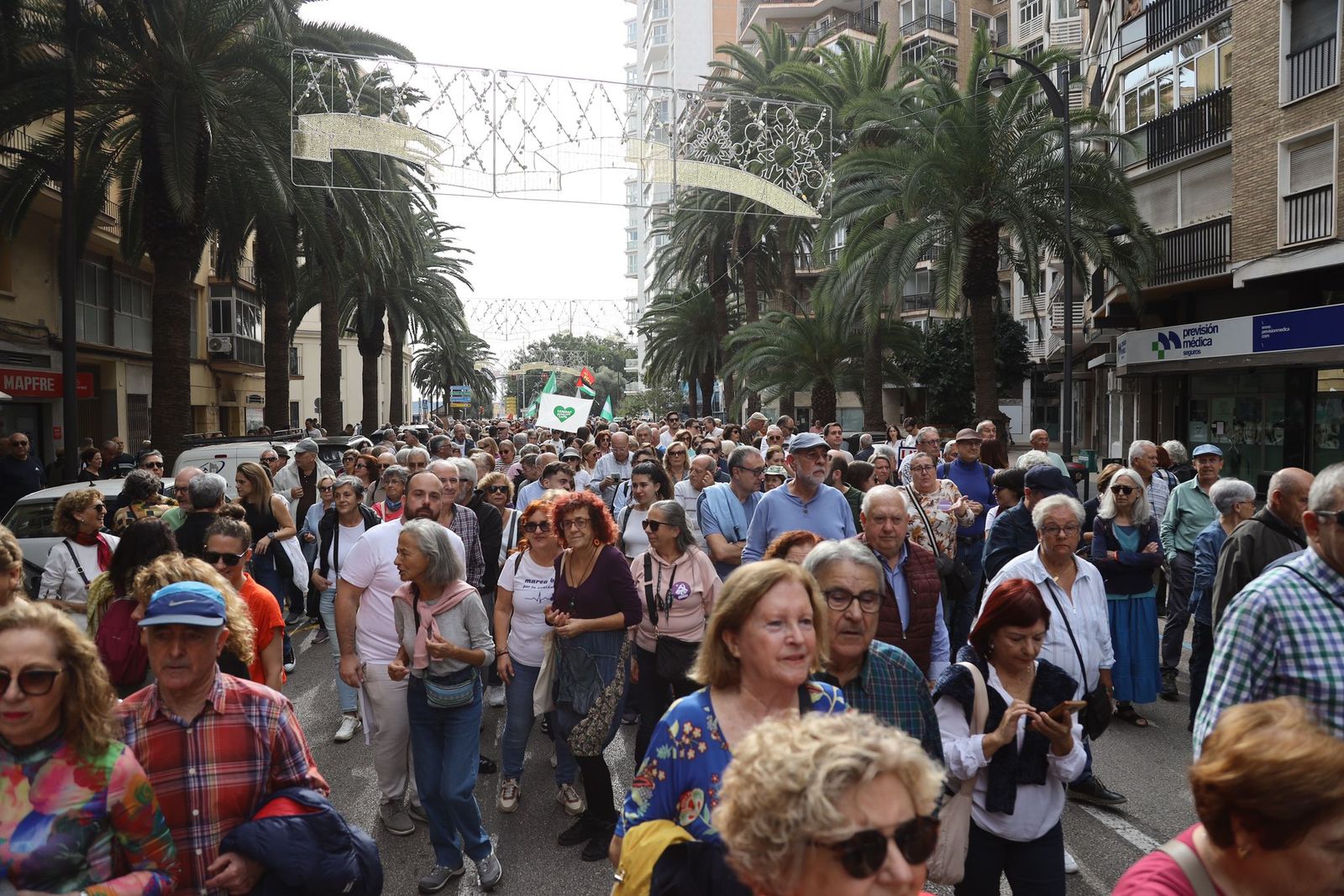 Todas las fotos de la manifestación en Málaga contra el "deterioro" de la sanidad pública