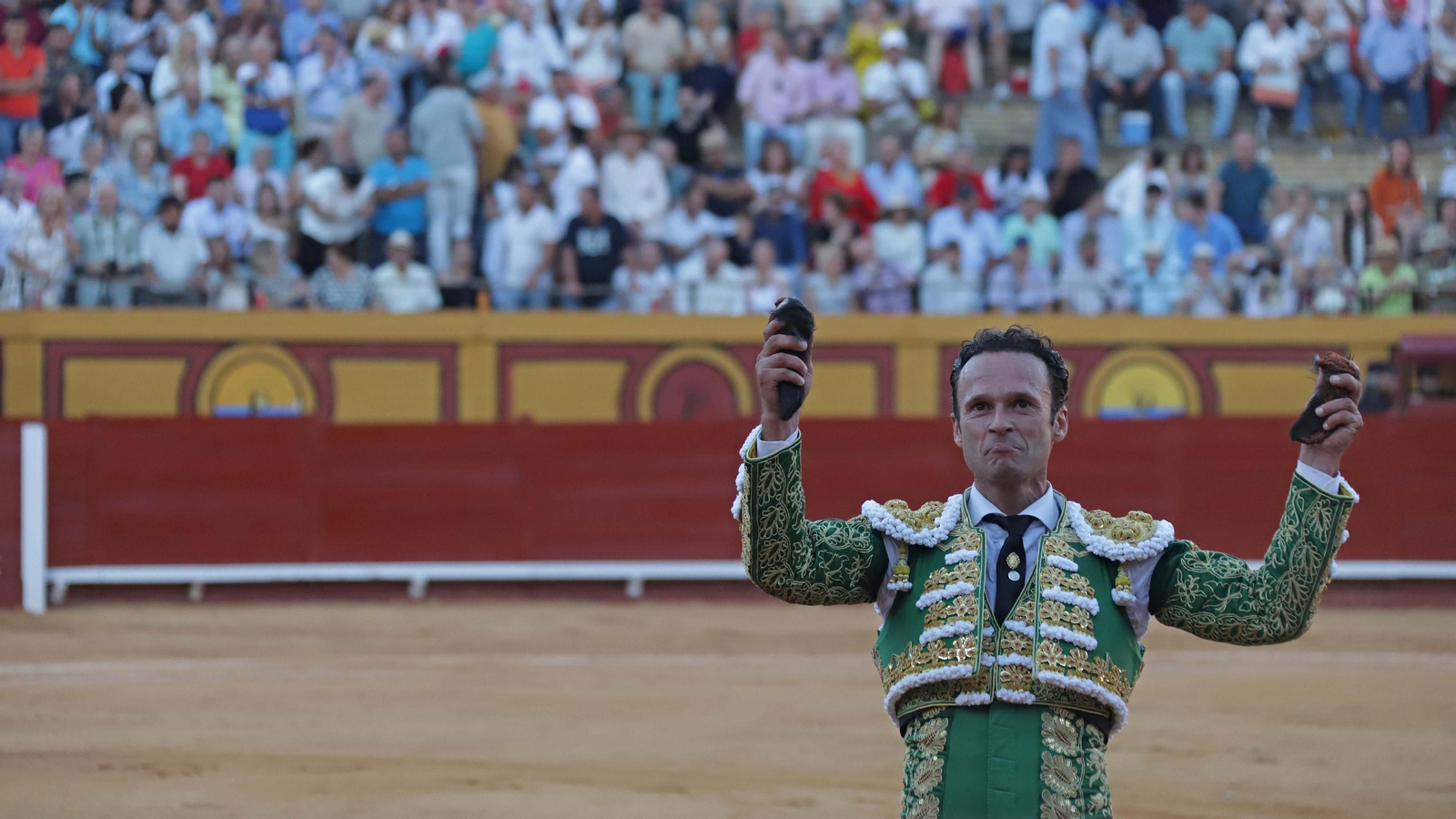 Fotos de la corrida del sábado de la Feria Taurina de Algeciras: Ferrera, Chacón y López Simón