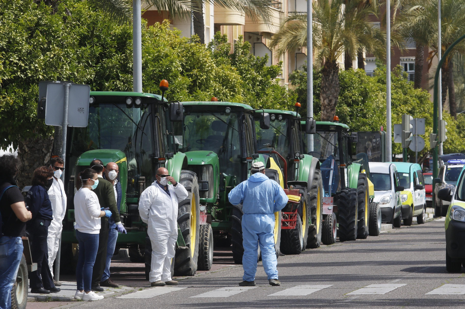 Las fotos del homenaje de los agricultores a los sanitarios de Córdoba