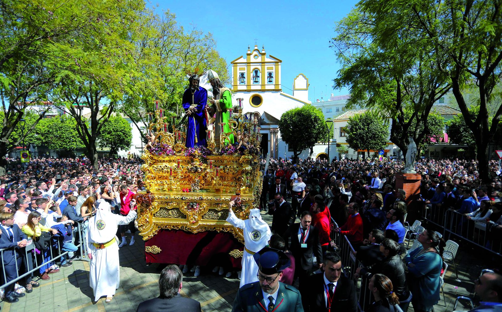 La Hermandad de San Gonzalo a su salida