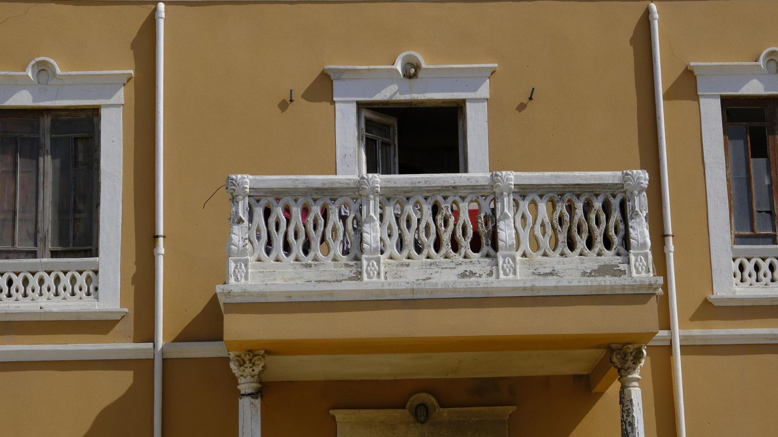 Tenderete en el balcón principal