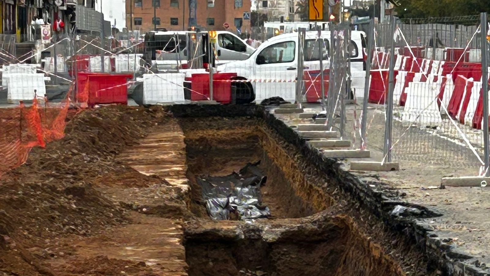 Otra vista de los restos hallados en las obras del Metro de Doctor Fedriani