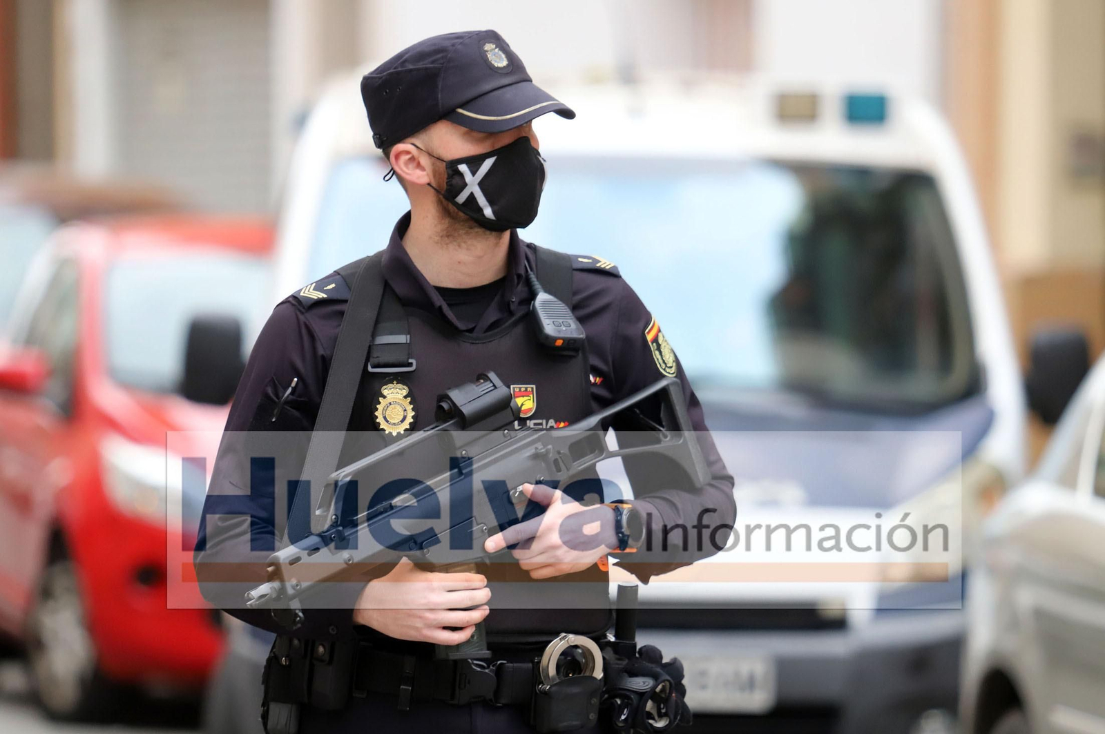 Imágenes de la intervención de la Policía Nacional al desmantelar un almacén de droga en la calle Nicolás Orta