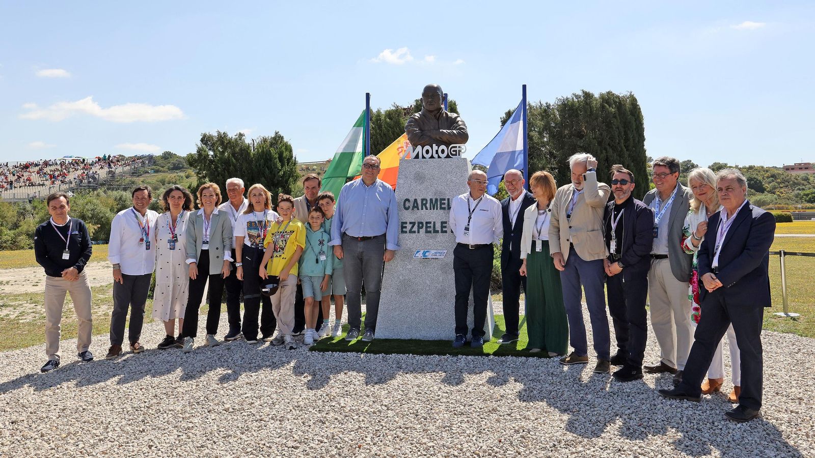 Inauguración del monumento a Carmelo Ezpeleta en el Circuito de Jerez - Ángel Nieto
