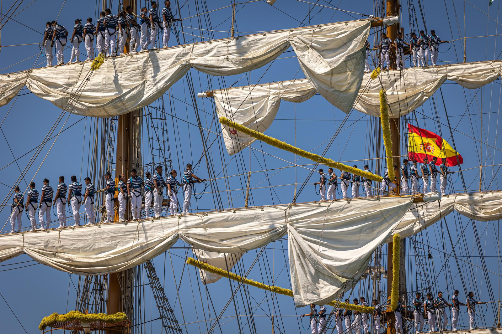 Imágenes de la parada naval desde el mar