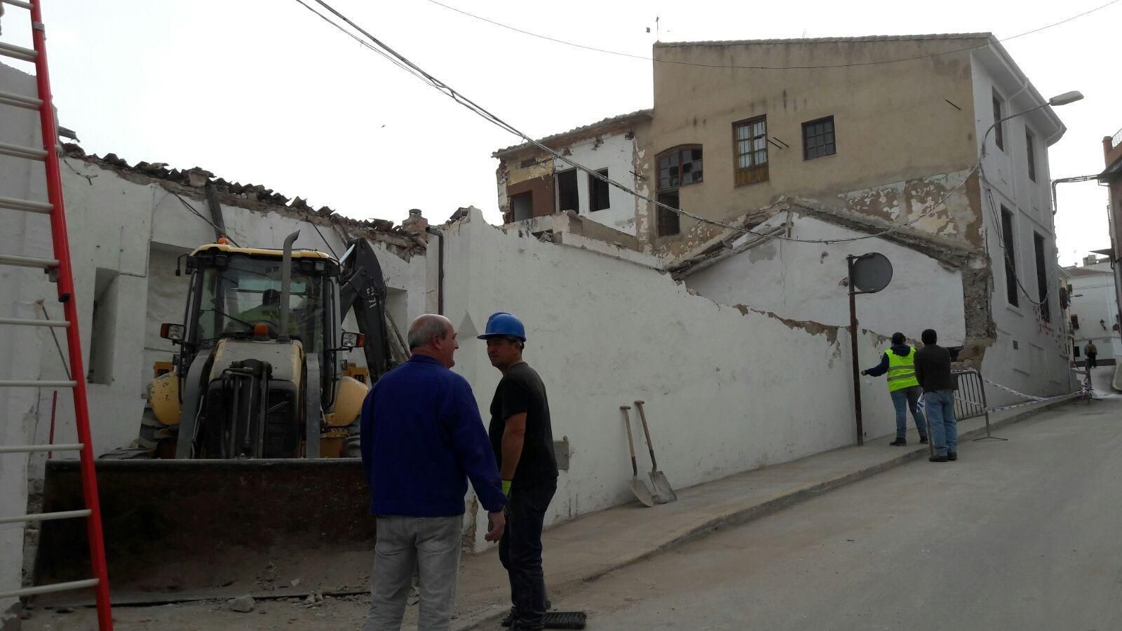 Derrumbe en la calle Puerta Granada