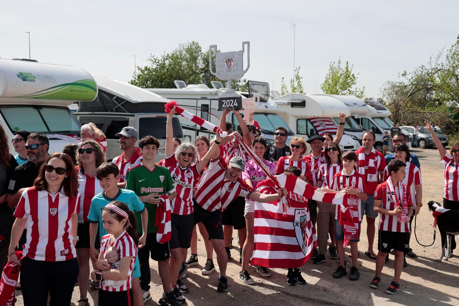 Las fotos de hinchas del Athletic y del Mallorca por Sevilla