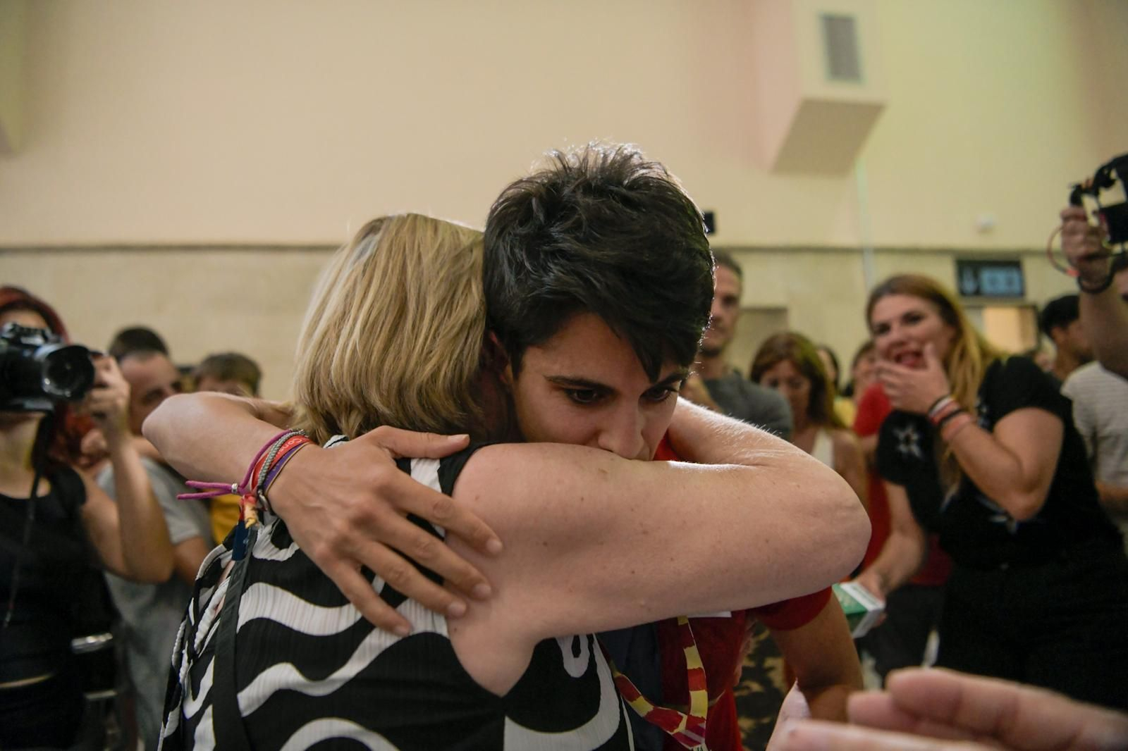 Granada recibe a la campeona María Pérez, en imágenes