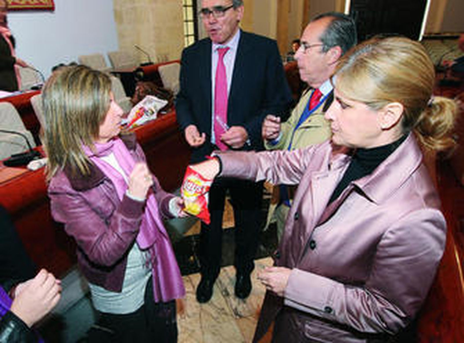 María José García-Pelayo, a la derecha, con otros concejales del PP jerezano.