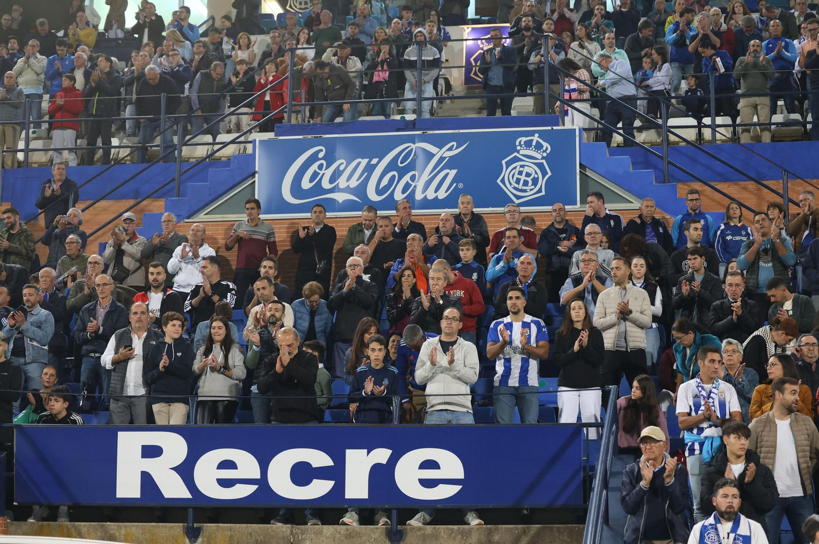 Búscate en las gradas del Nuevo Colombino en el Recre-Algeciras