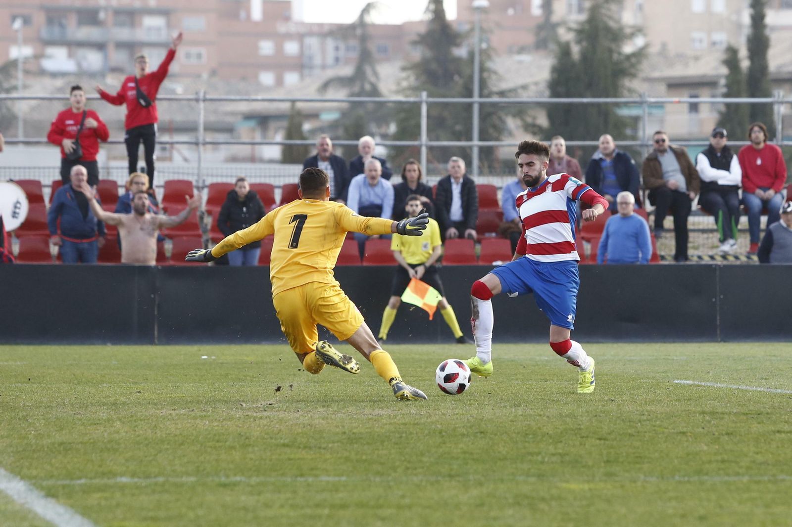 Héctor es uno de los seis jugadores del Recreativo que tiene contrato.