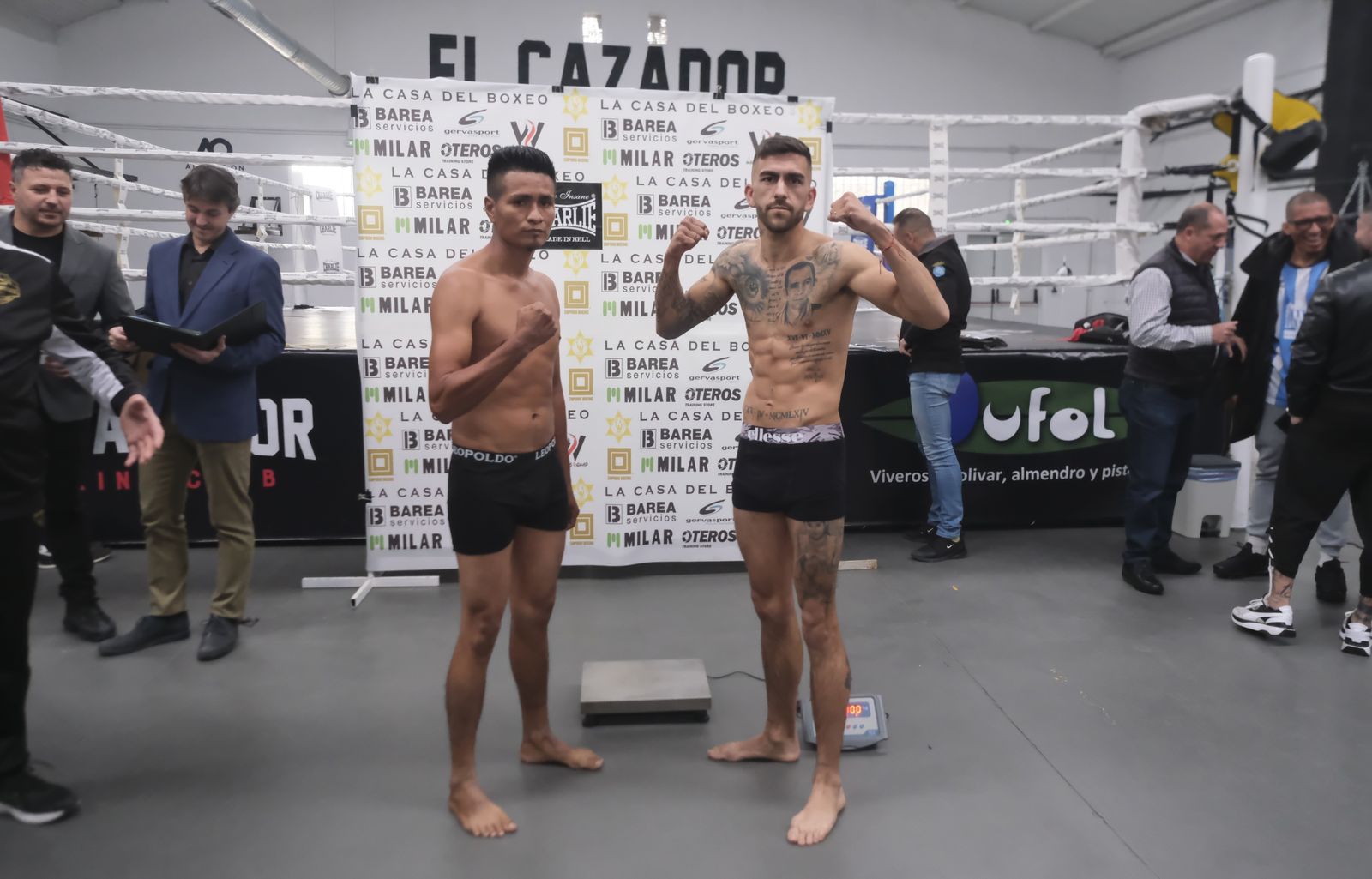 Así ha sido el pesaje previo a la pelea entre El Cazador Jr y Ronny Landaeta en Córdoba