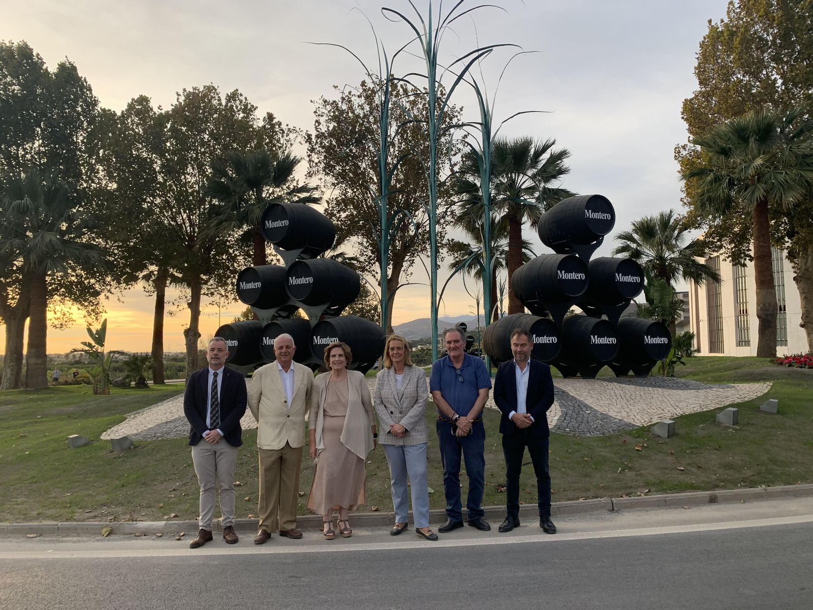 Motril rinde homenaje a la caña de azúcar y a Ron Montero con una rotonda