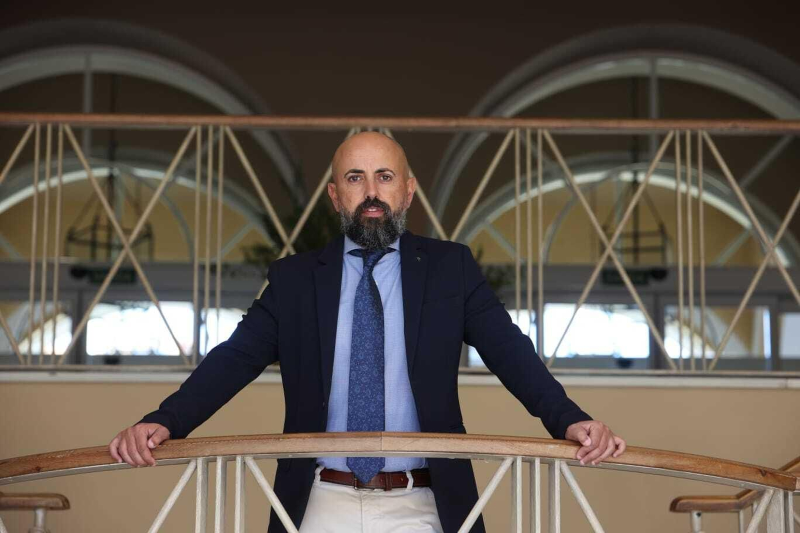Juan Luis Gil, presidente azulino, posa en Montecastillo.