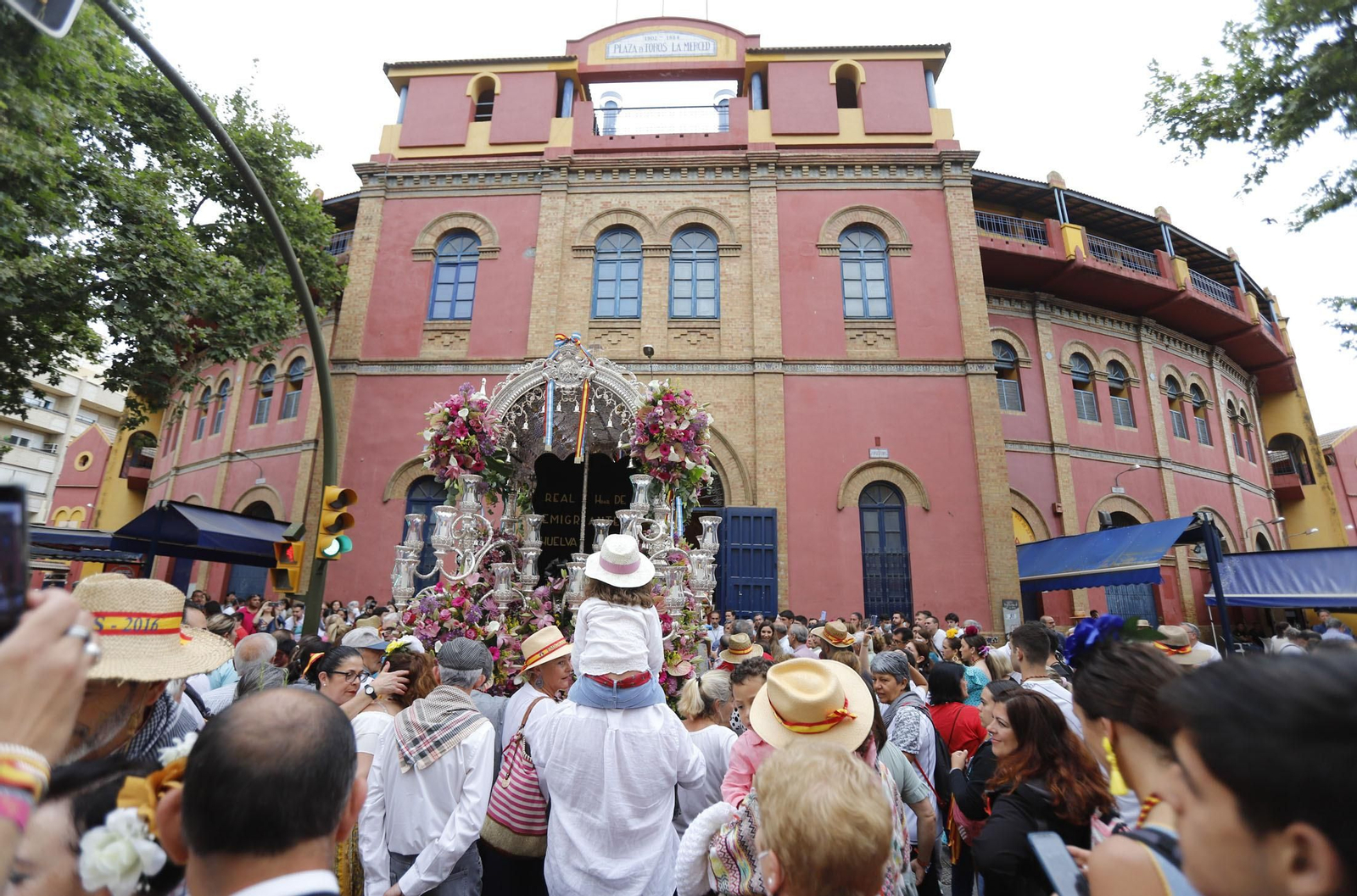 Imágenes de Emigrantes en la Plaza de Toros