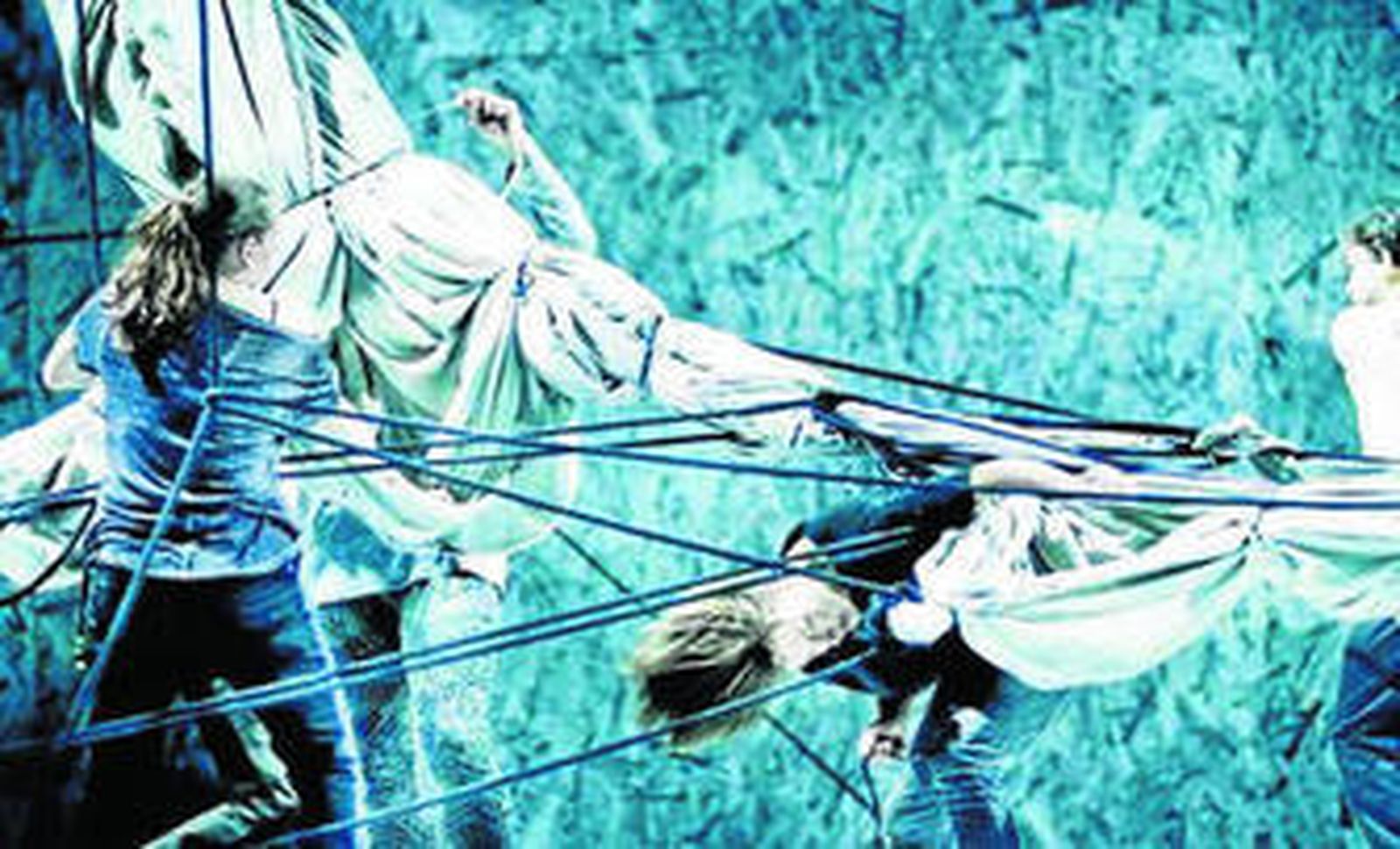 El telón boca es el objeto principal de la obra.