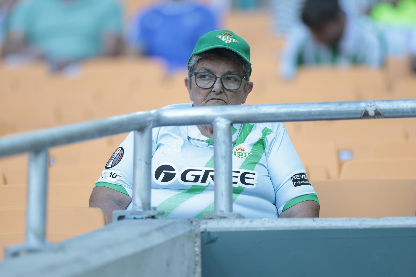 Búscate en las fotos del Betis - Alavés