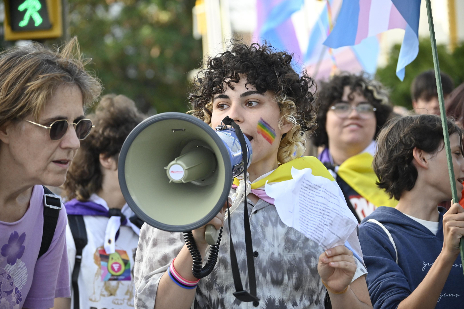 Las mejores imágenes de la manifestacióndel del Orgullo LGTBI en Huelva