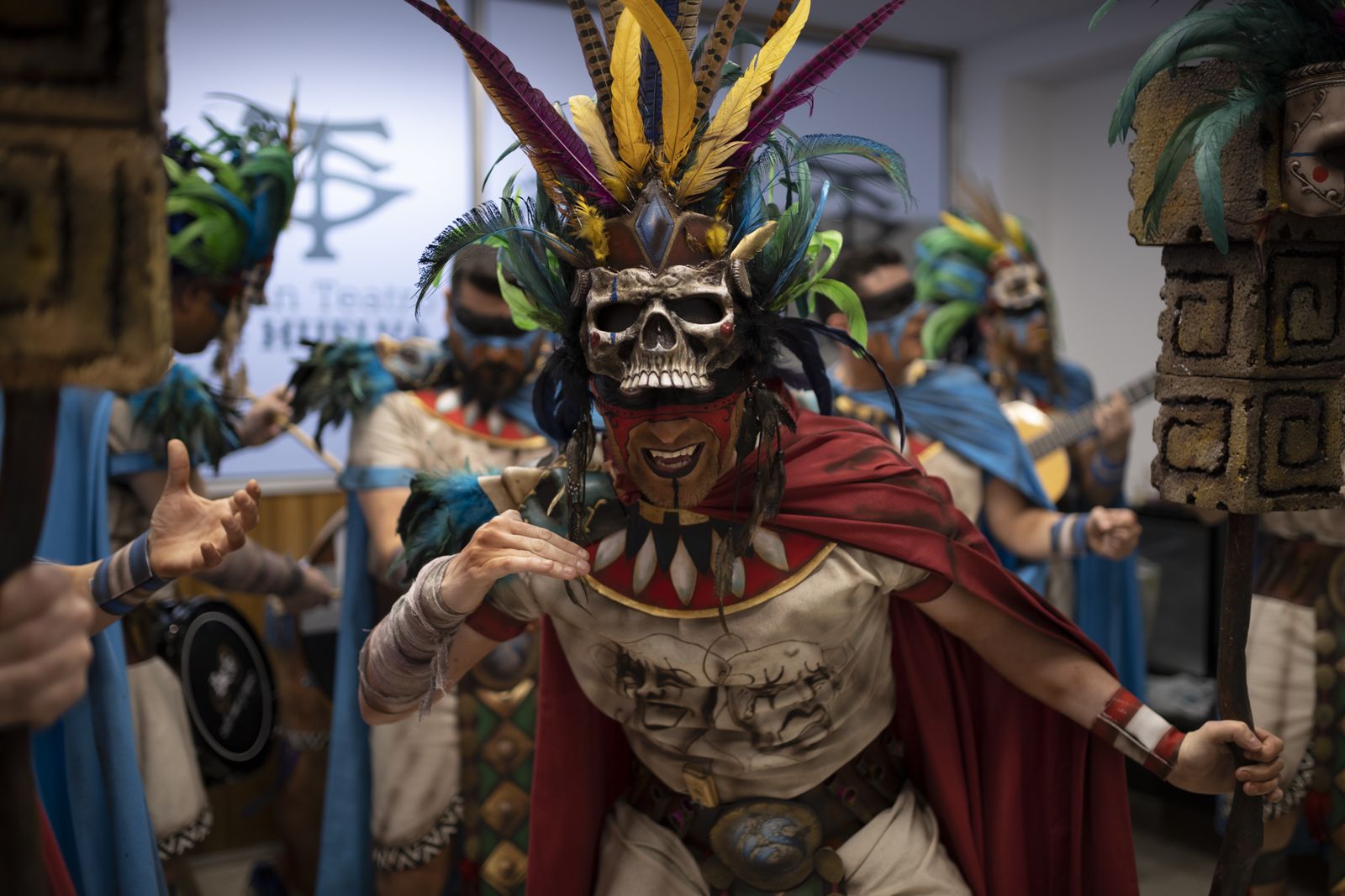 Imágenes de la actuación de la comparsa de Bollullos "El sacrificio" en el Carnaval Colombino