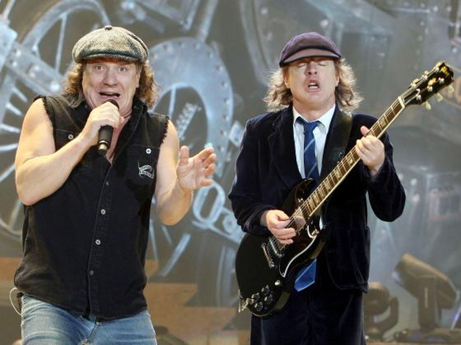 18.000 fans recorren la carretera al infierno de AC/DC en Barcelona