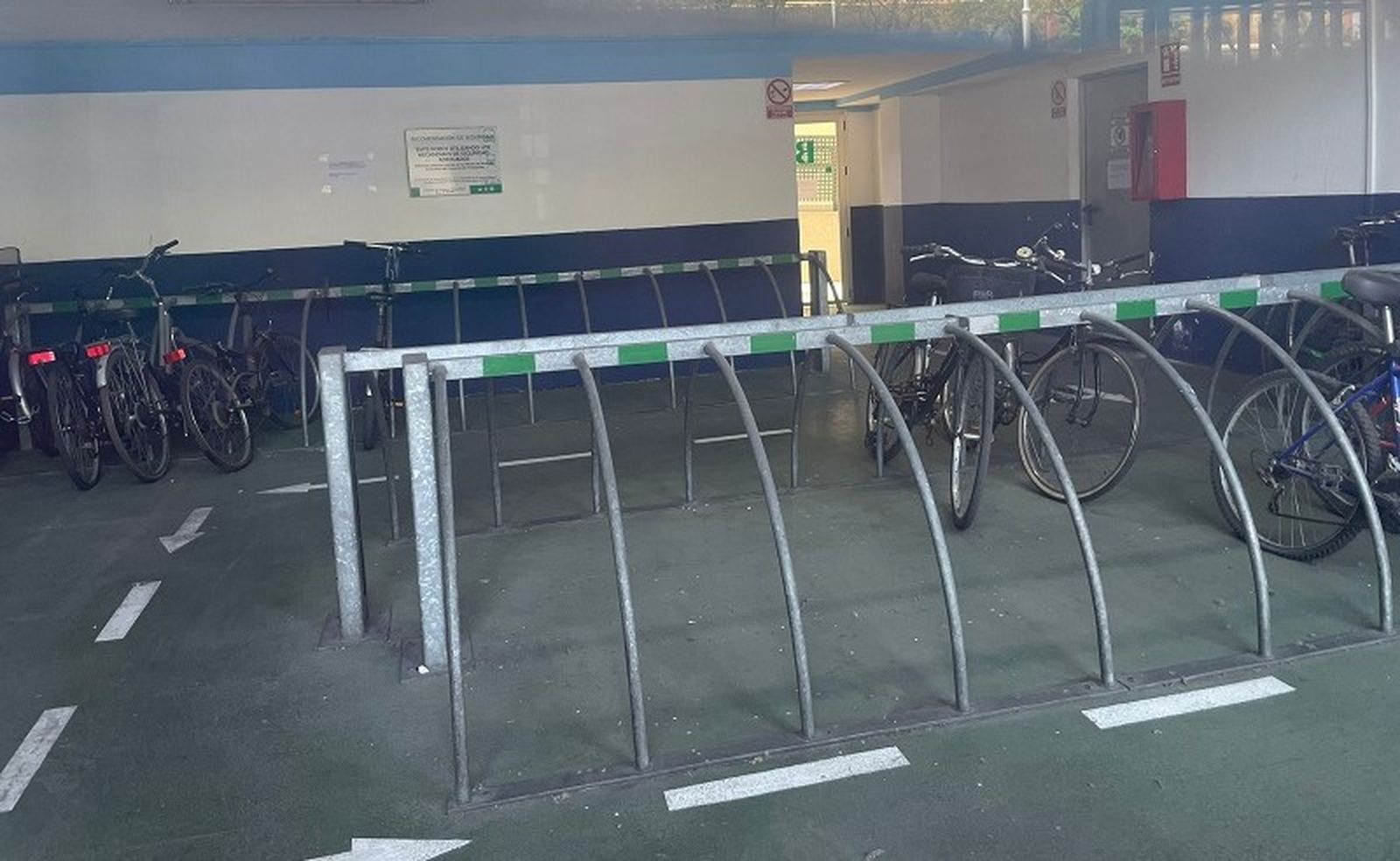 El bicicletero para usuarios ajenos al servicio bus + bicie de la estación Plaza de Armas