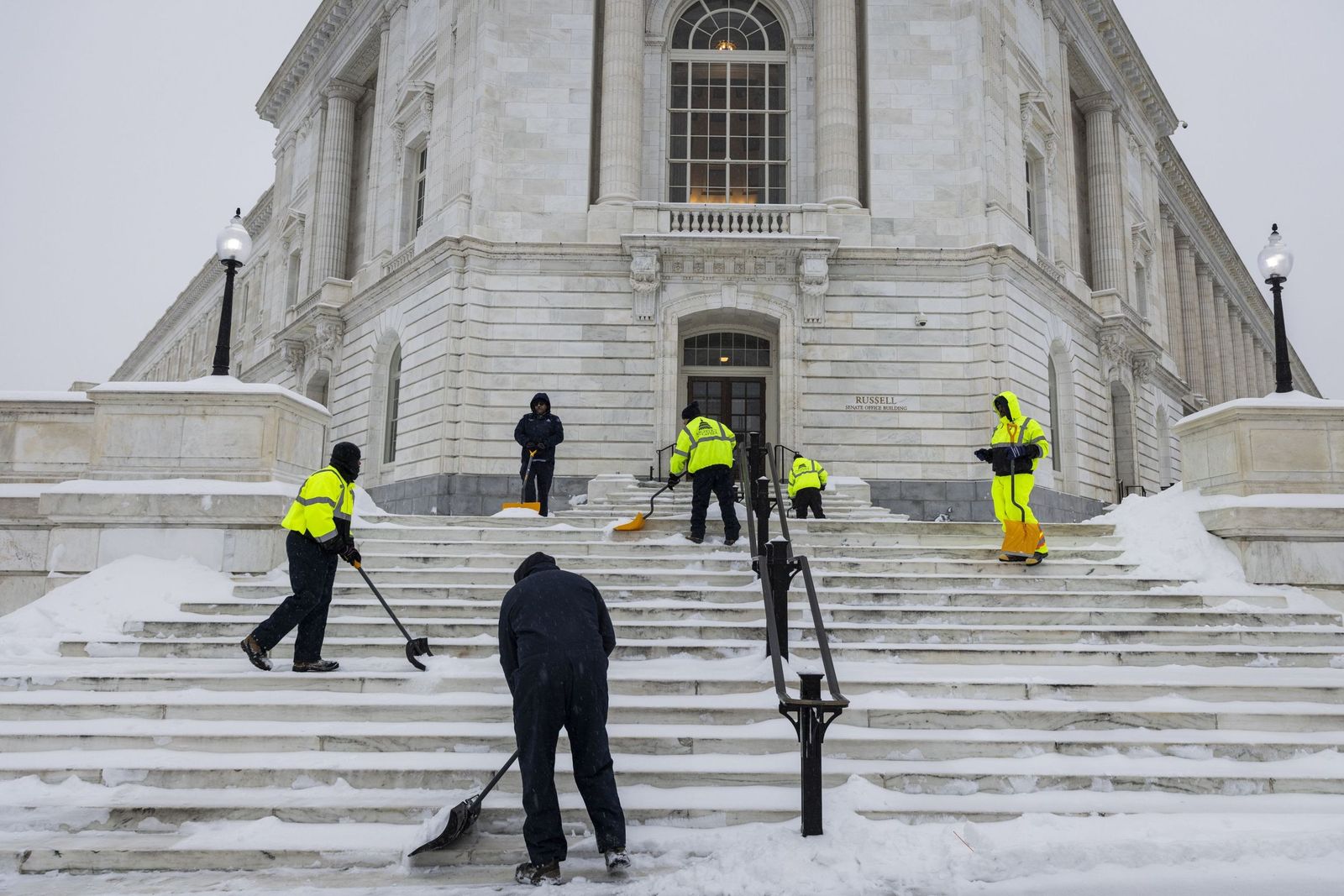 Las gélidas y blancas imágenes que deja la tormenta monstruosa en los EEUU