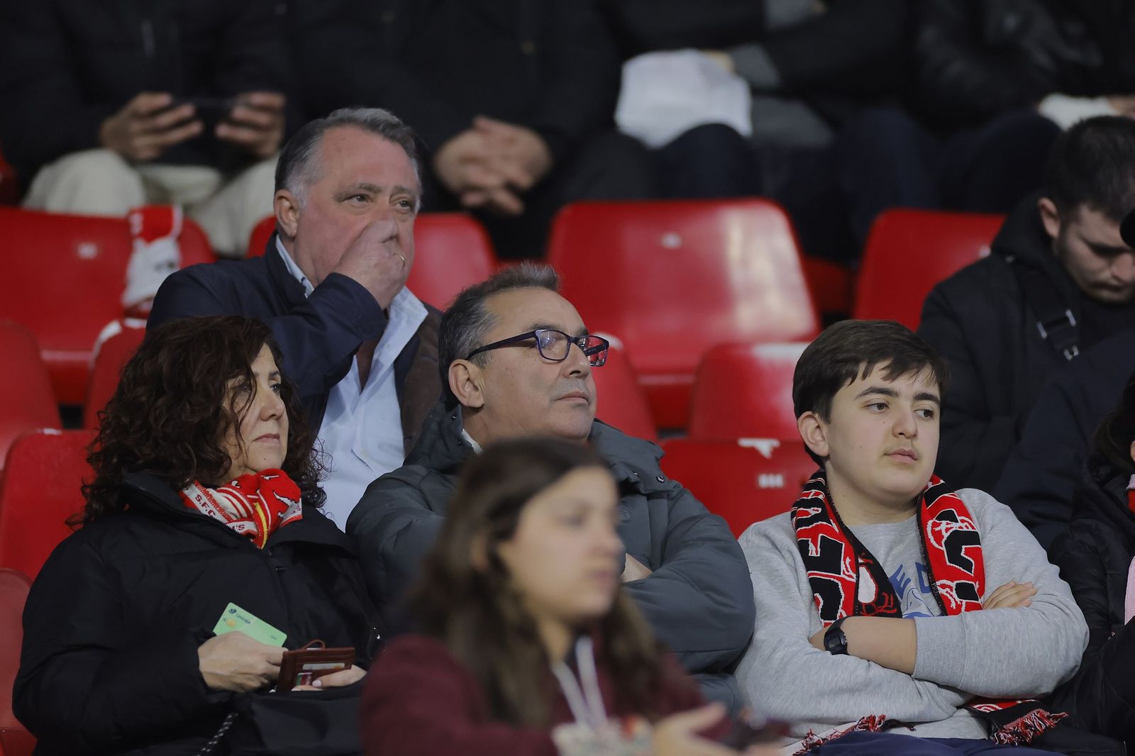 Búscate en las fotos del Sevilla - Celta
