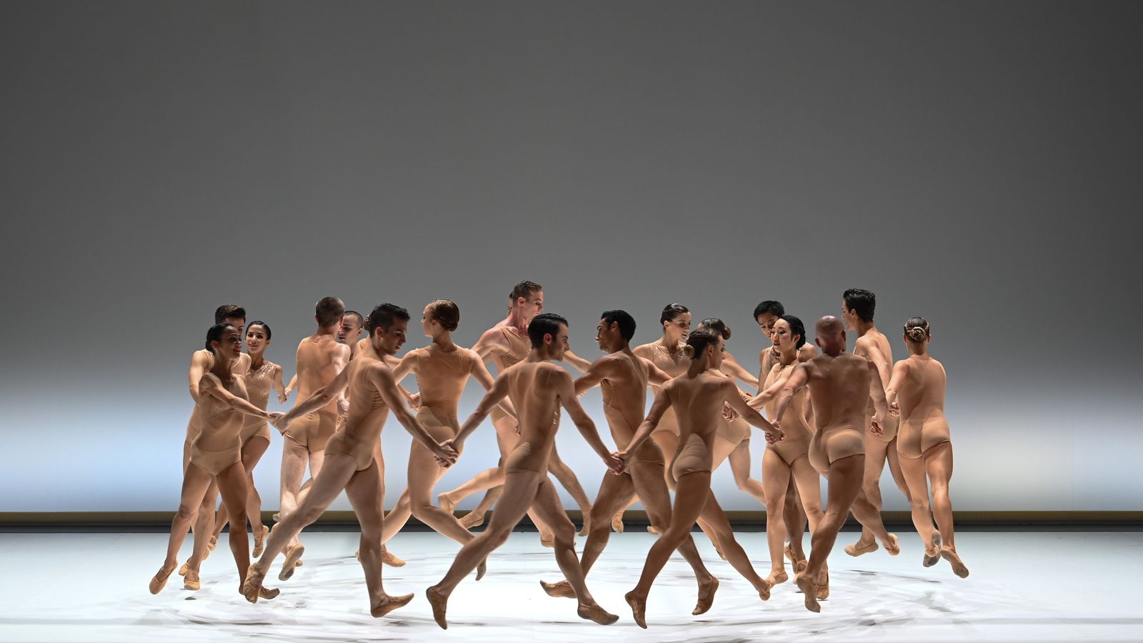 Al final, queda la belleza esencial de los cuerpos.