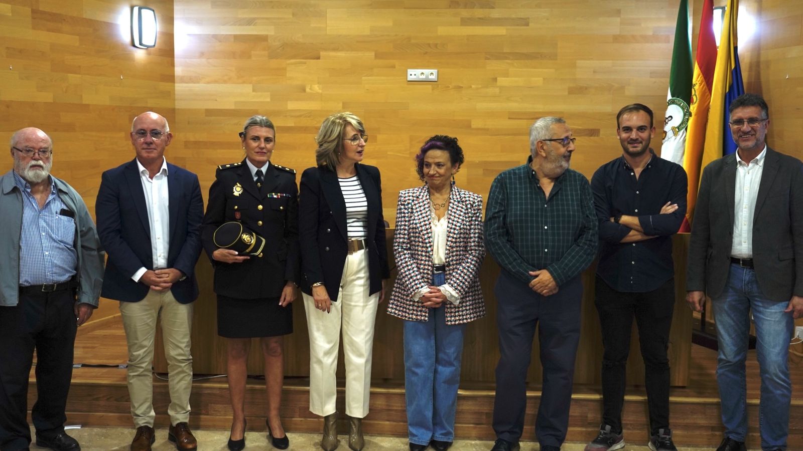 Fotos de la exposición de fotos históricas de Miguel Ángel del Águila sobre la OPE, en la José Luis Cano