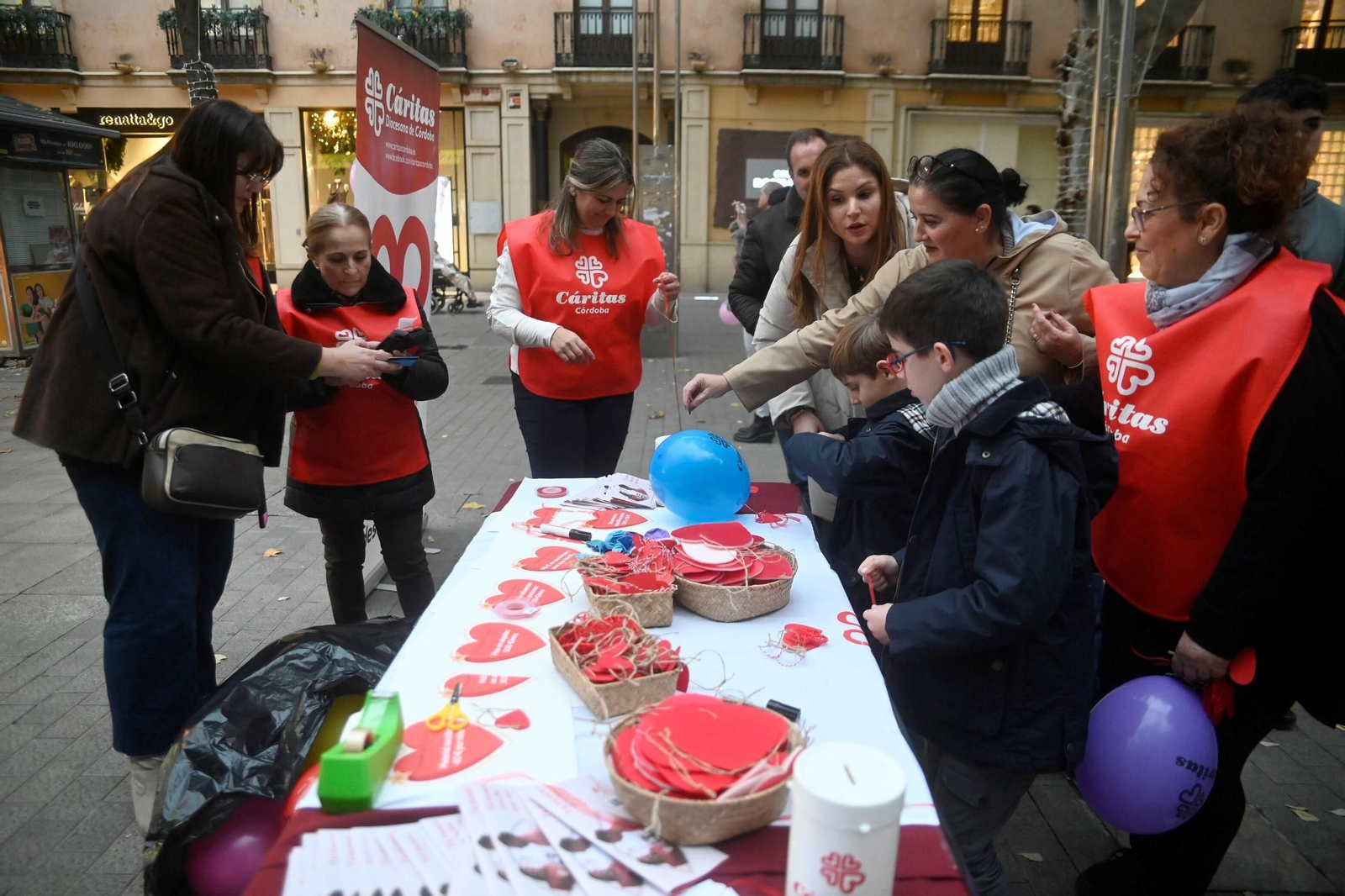 El árbol solidario de Cáritas en Córdoba