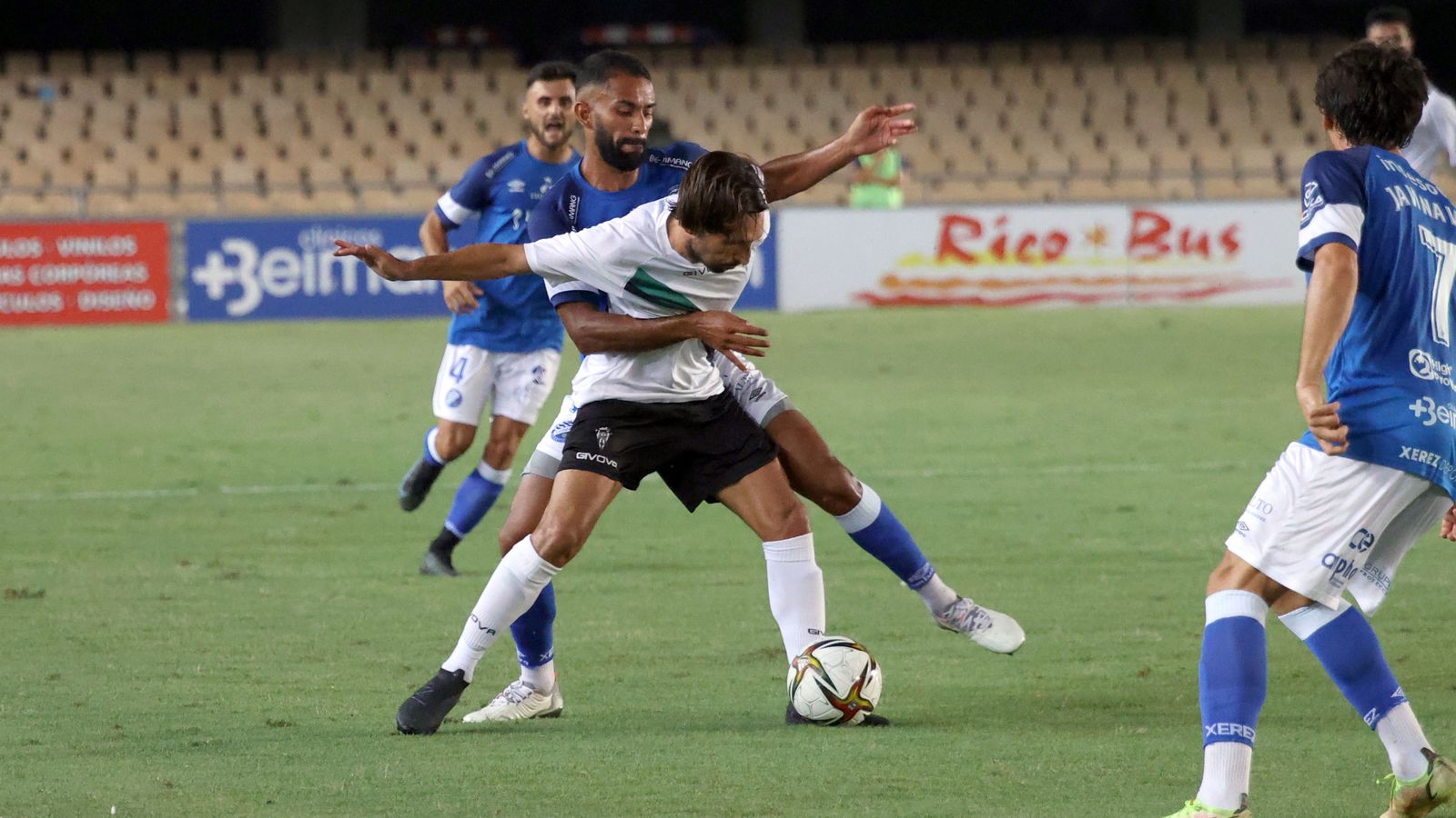 Imágenes del I Trofeo Pepe Ravelo entre Xerez DFC y Córdoba CF en Chapín