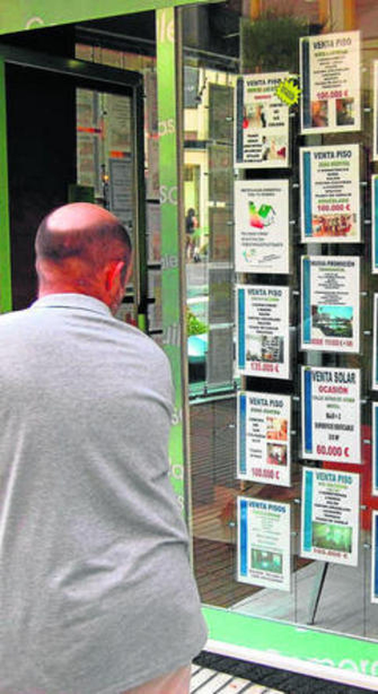 Tarifa y Salobreña, los municipios menos afectados por las 'rebajas'.