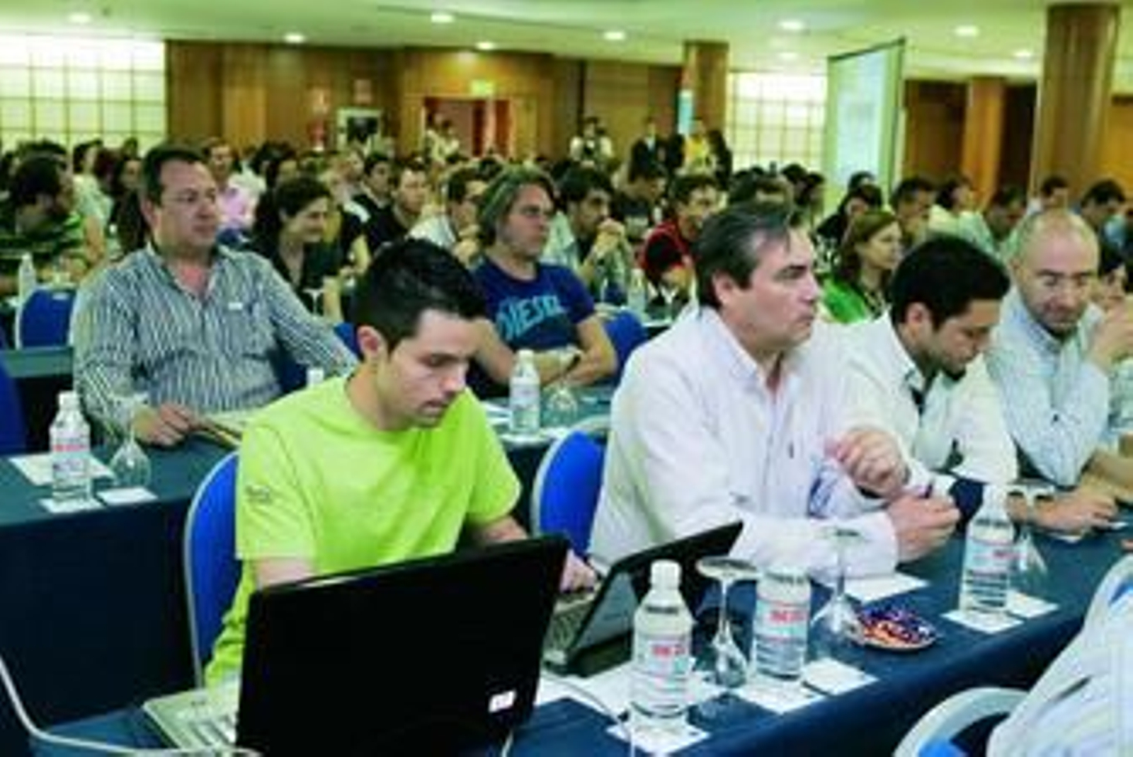 En el primer Encuentro Andaluz de Blogs Educativos no faltaron los ordenadores portátiles.