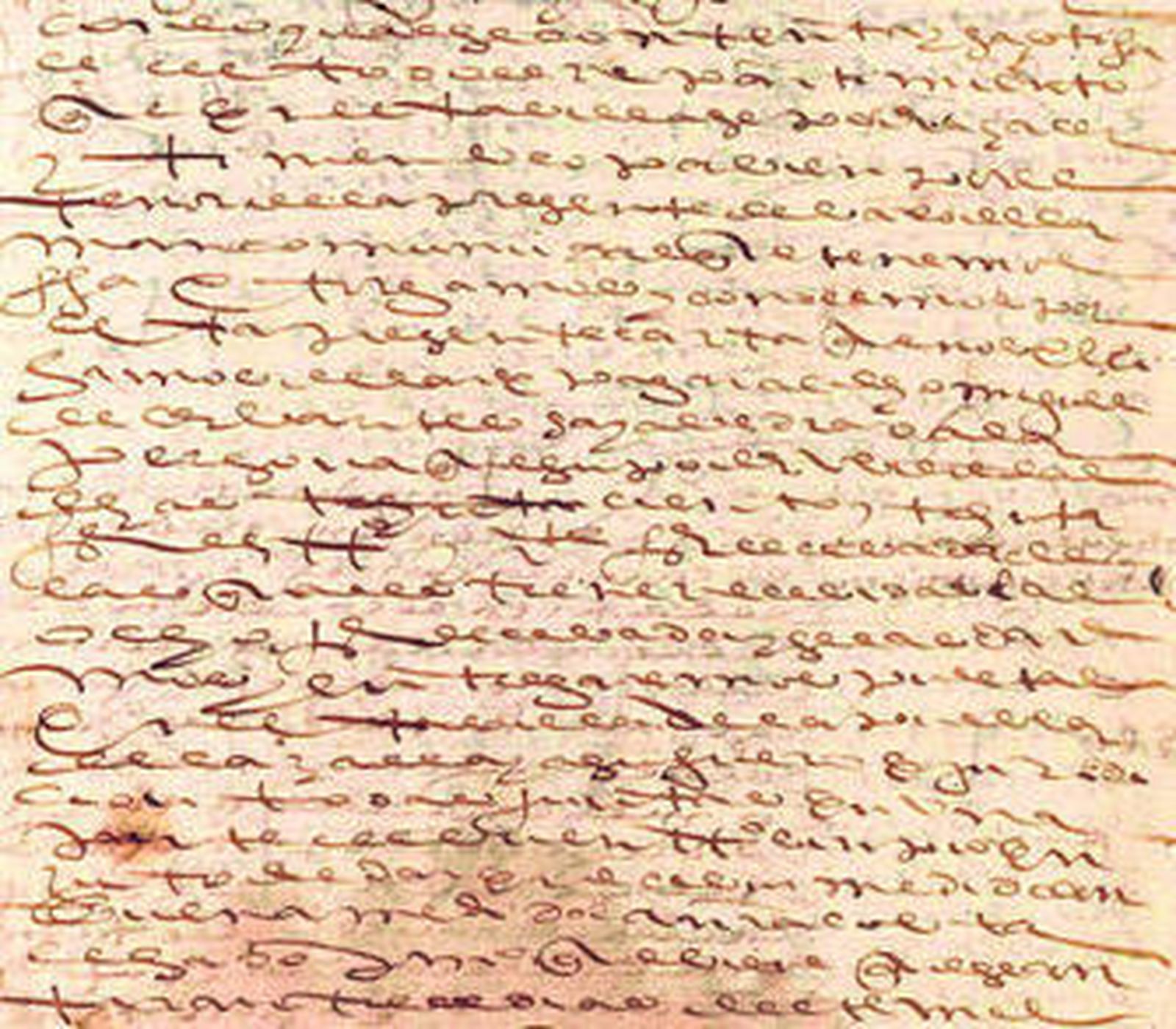 José Cabello Núñez, archivero de La Puebla de Cazalla, con los documentos hallados.