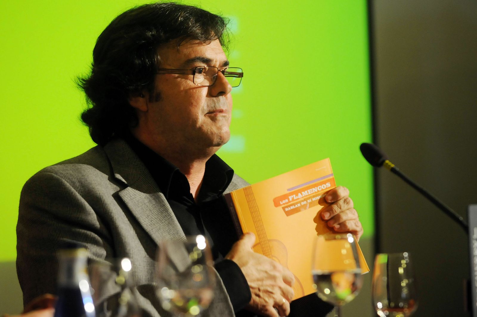 El periodista flamenco Manuel Curao, en la presentación de un libro