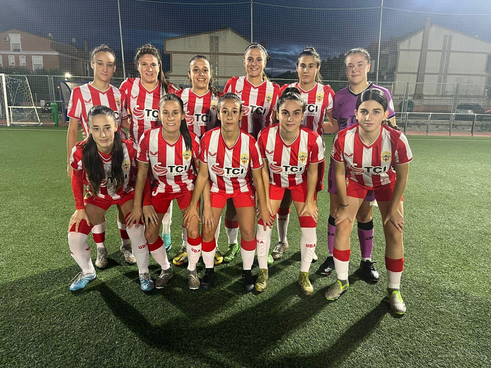 Once presentado por el Almería femenino en su visita al Dinamo Guadalajara.