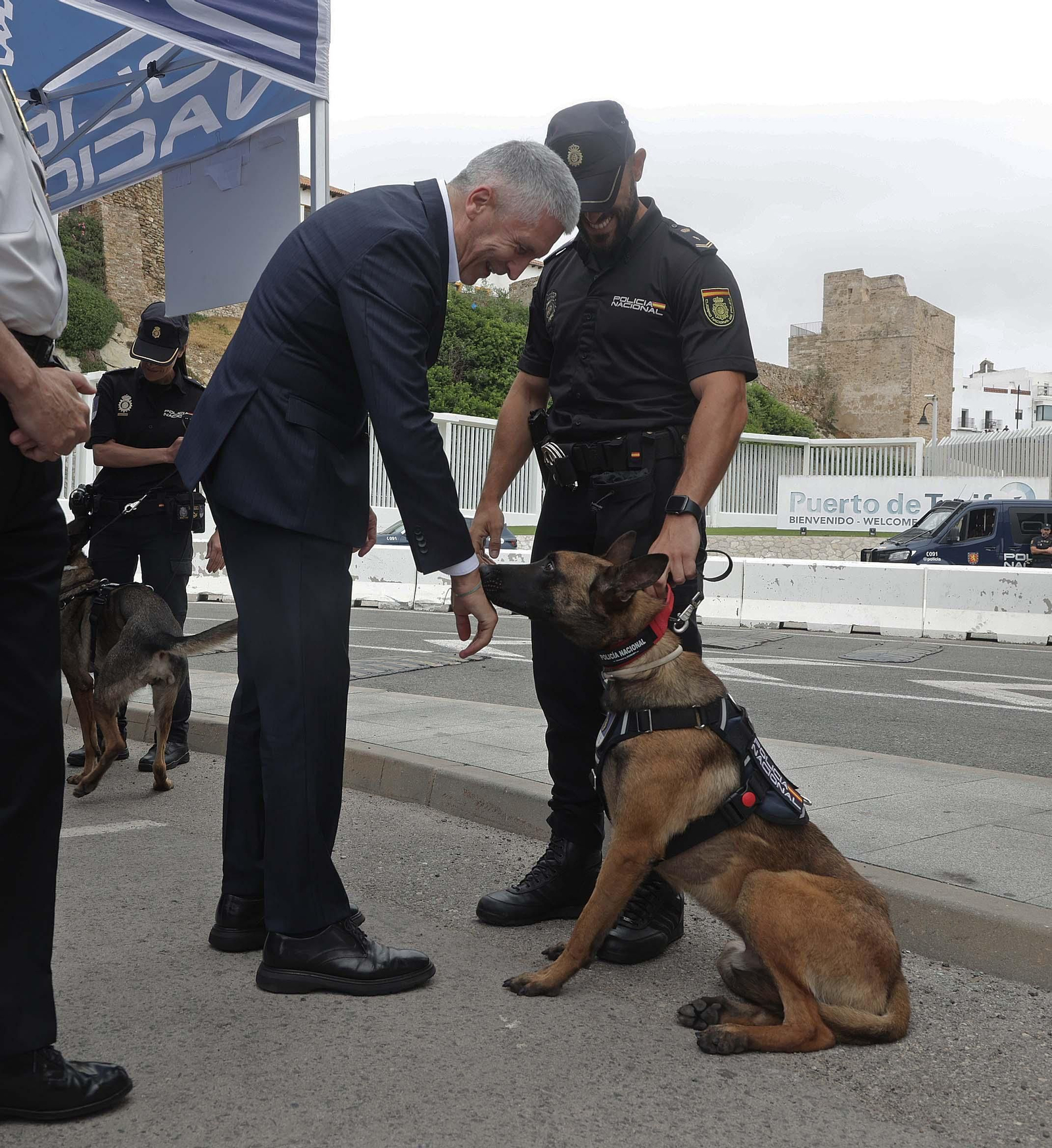 Fotos de la visita de Grande - Marlaska al dispositivo de la OPE en el Puerto de Tarifa