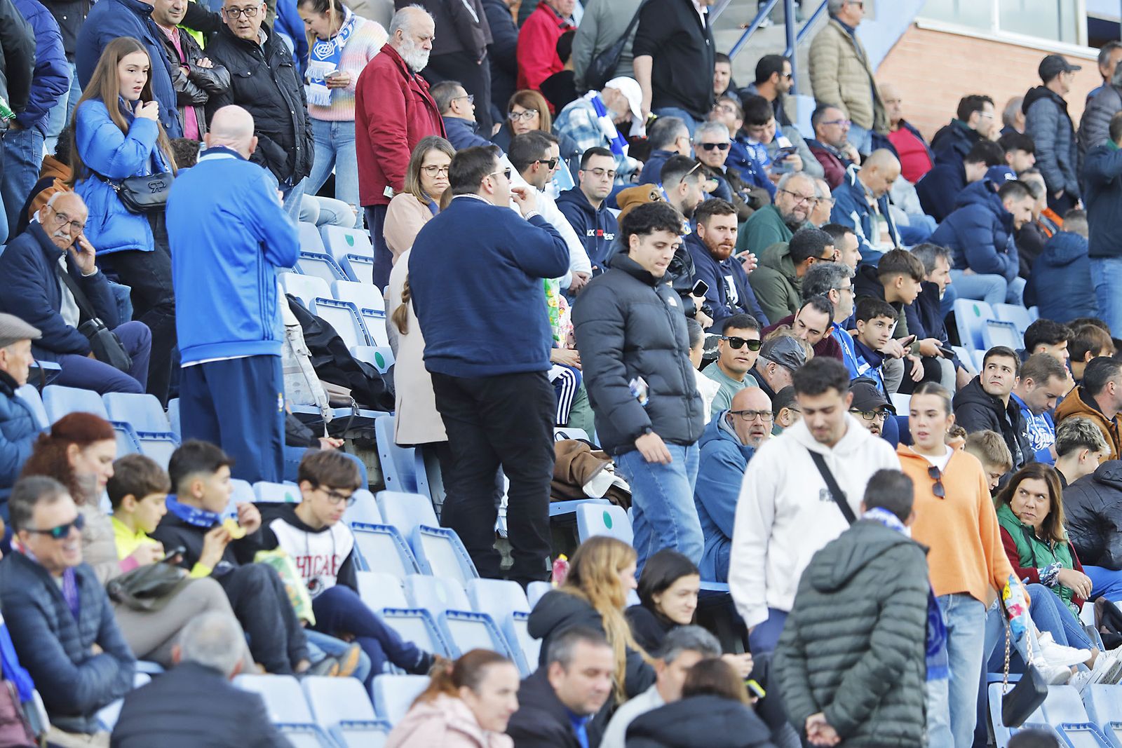 Imágenes del ambiente en el encuentro entre el Recreativo de Huelva y el Real Murcia