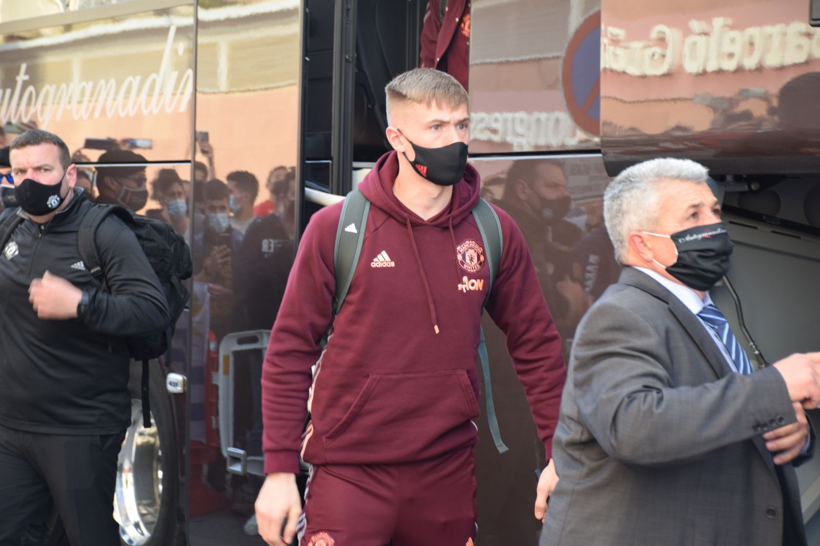 Fotos: así ha sido la llegada del Manchester United a Granada