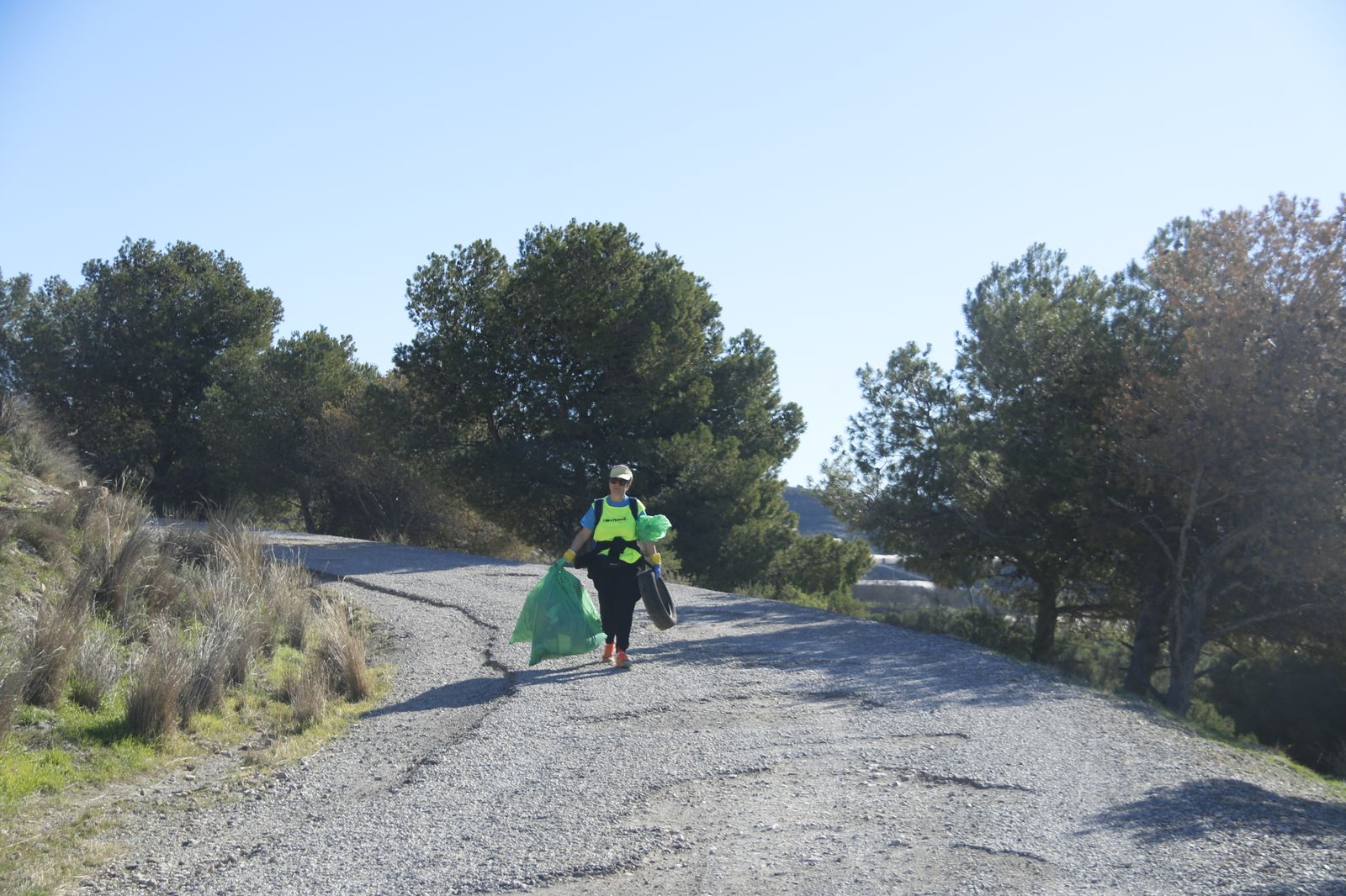 Así ha sido la primera jornada de plogging del año en la Costa de Granada