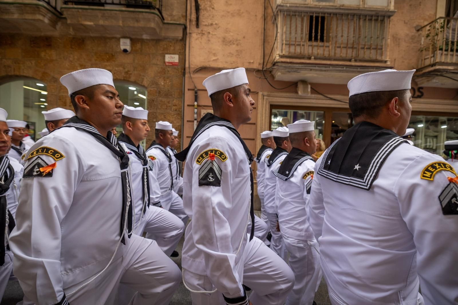 Las imágenes del desfile de tripulantes de la Gran Regata 2023 de Cádiz