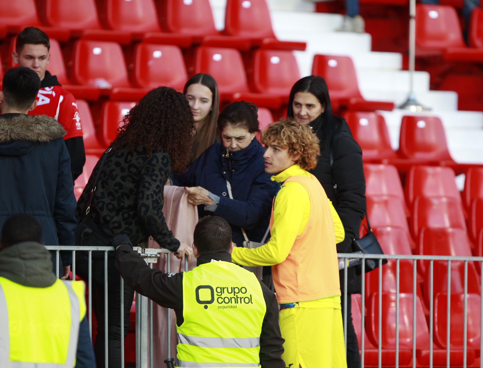 Imágenes de la derrota de la U.D. Almería ante el Villarreal por 0 a 2