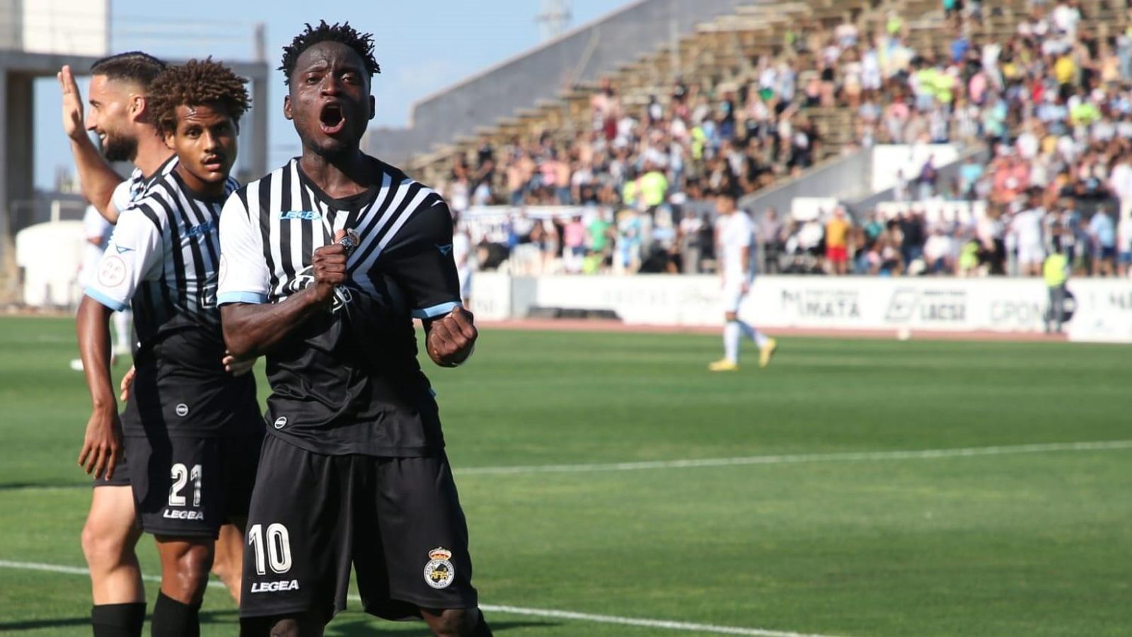 Alhassan Koroma celebra el gol que dio la victoria a la Balona sobre el Córdoba CF.
