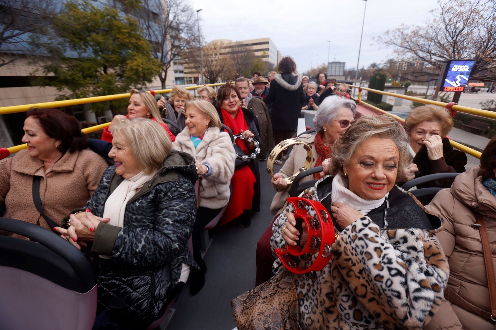 Los mayores de Córdoba cantan a la Navidad en un 'Coro de Coros'