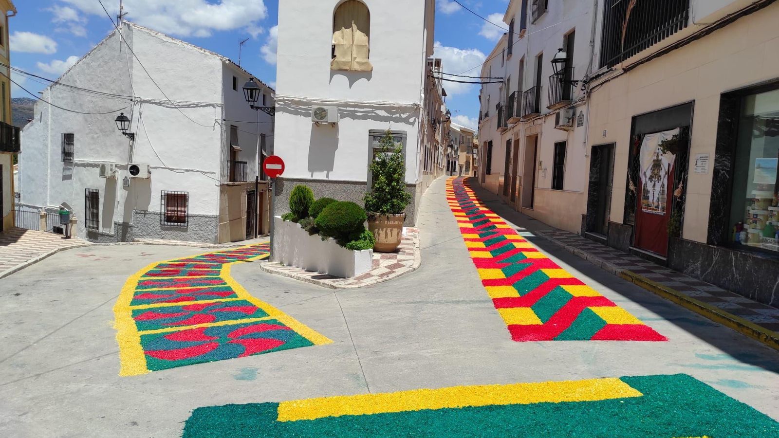 Una de las calles de Carcabuey.