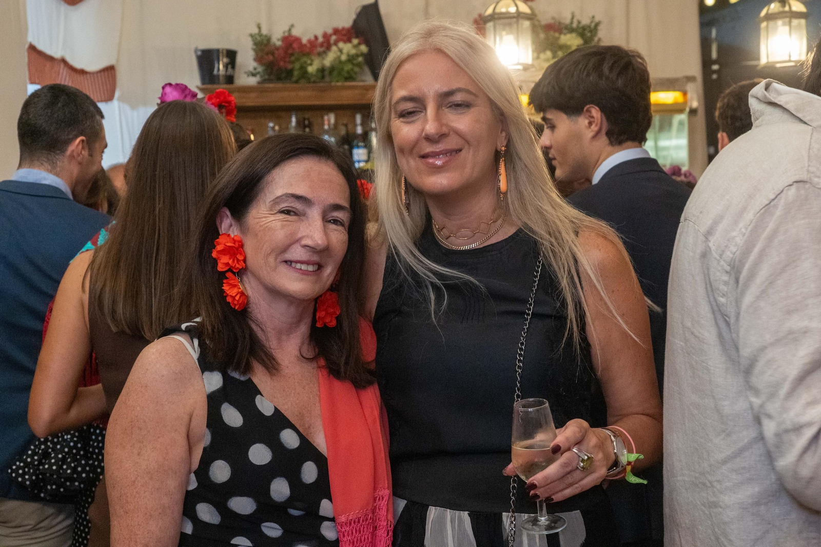 Imágenes del ambiente del ambiente de la noche del sábado en la Feria de Otoño y del Caballo 2025 de Huelva