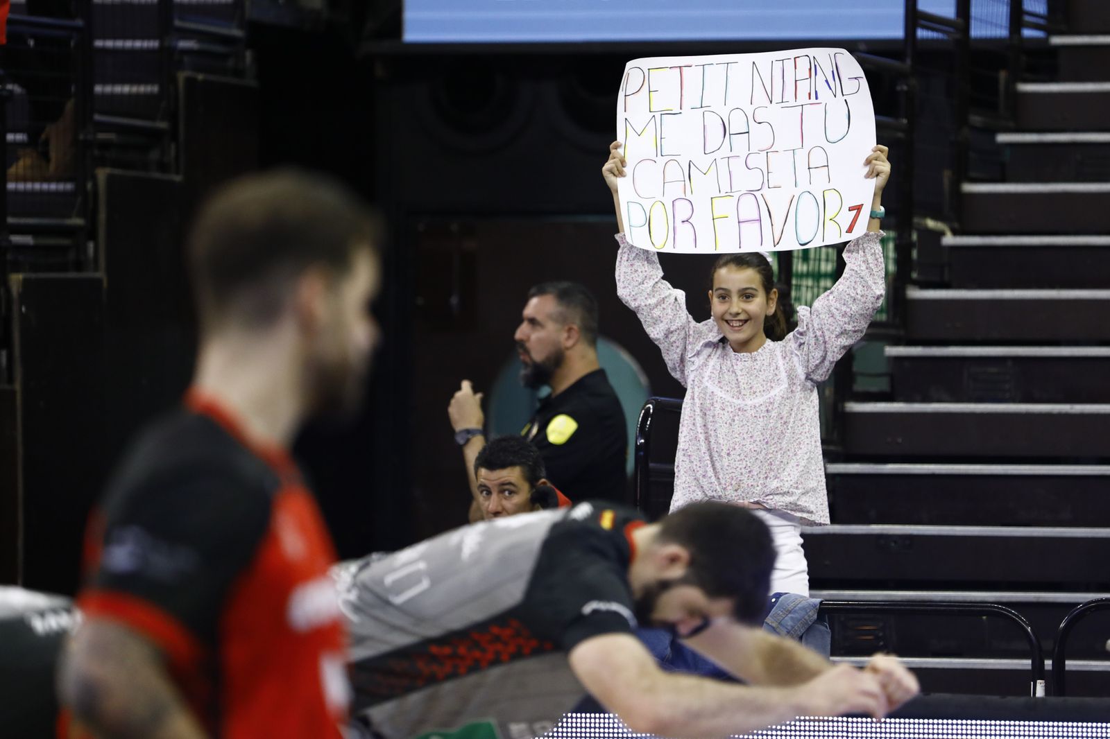 Encuéntrate en la grada en el Covirán Granada - Joventut Badalona